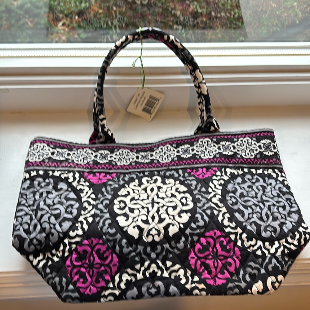 VERA BRADLEY LADIES CANTERBERRY MAGENTA TOTE BAG-GR8T GIFT IDEA!